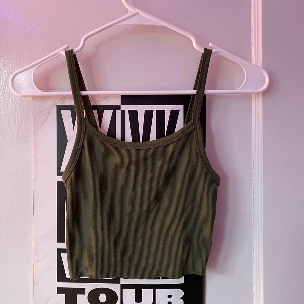 Ribbed cropped tank!
